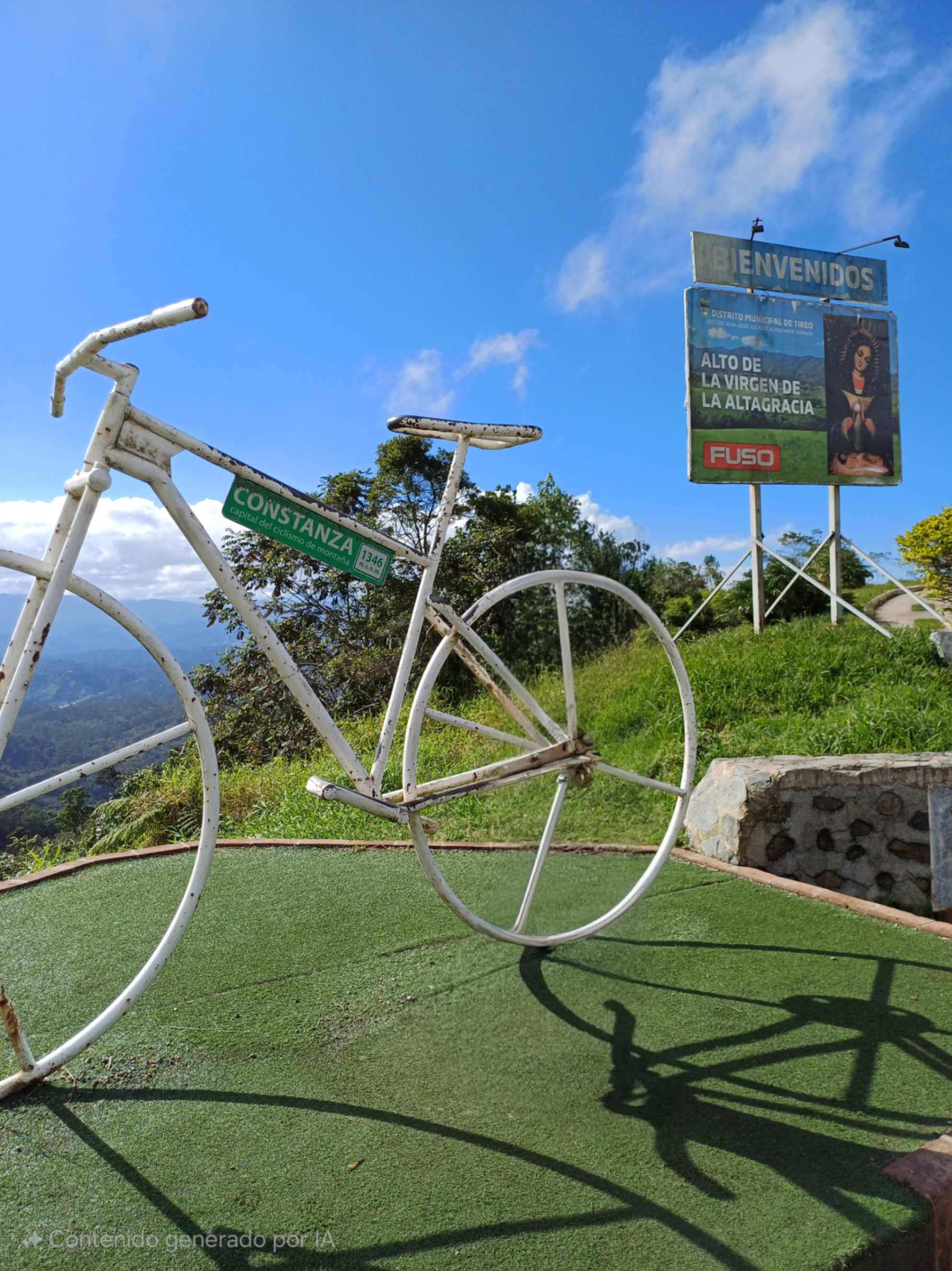 La icónica bicicleta del monumento al ciclit, decorativa, símbolo de Constanza