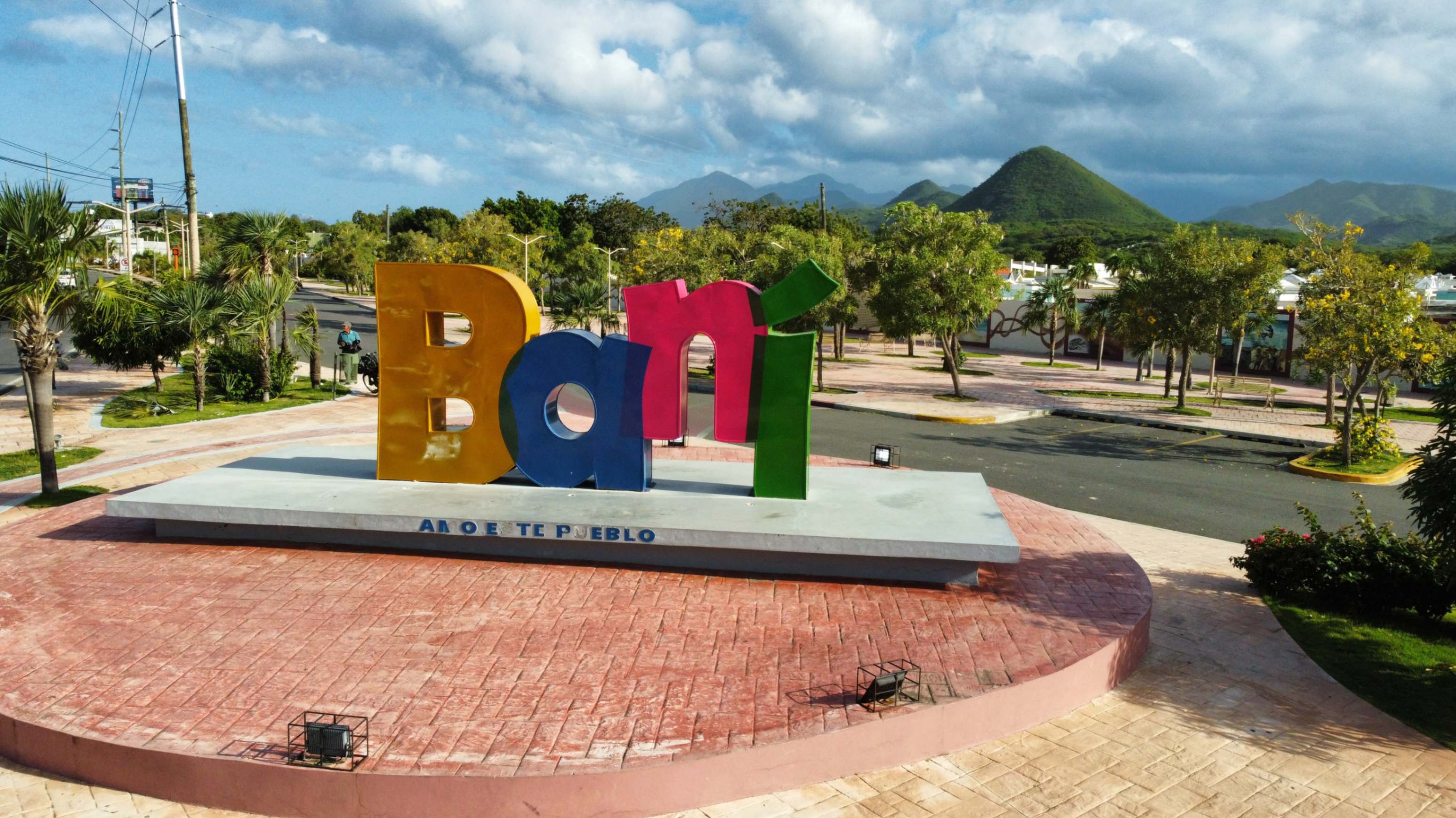 Parador fotográfico de Baní, puerta de entrada a la tierra del mango