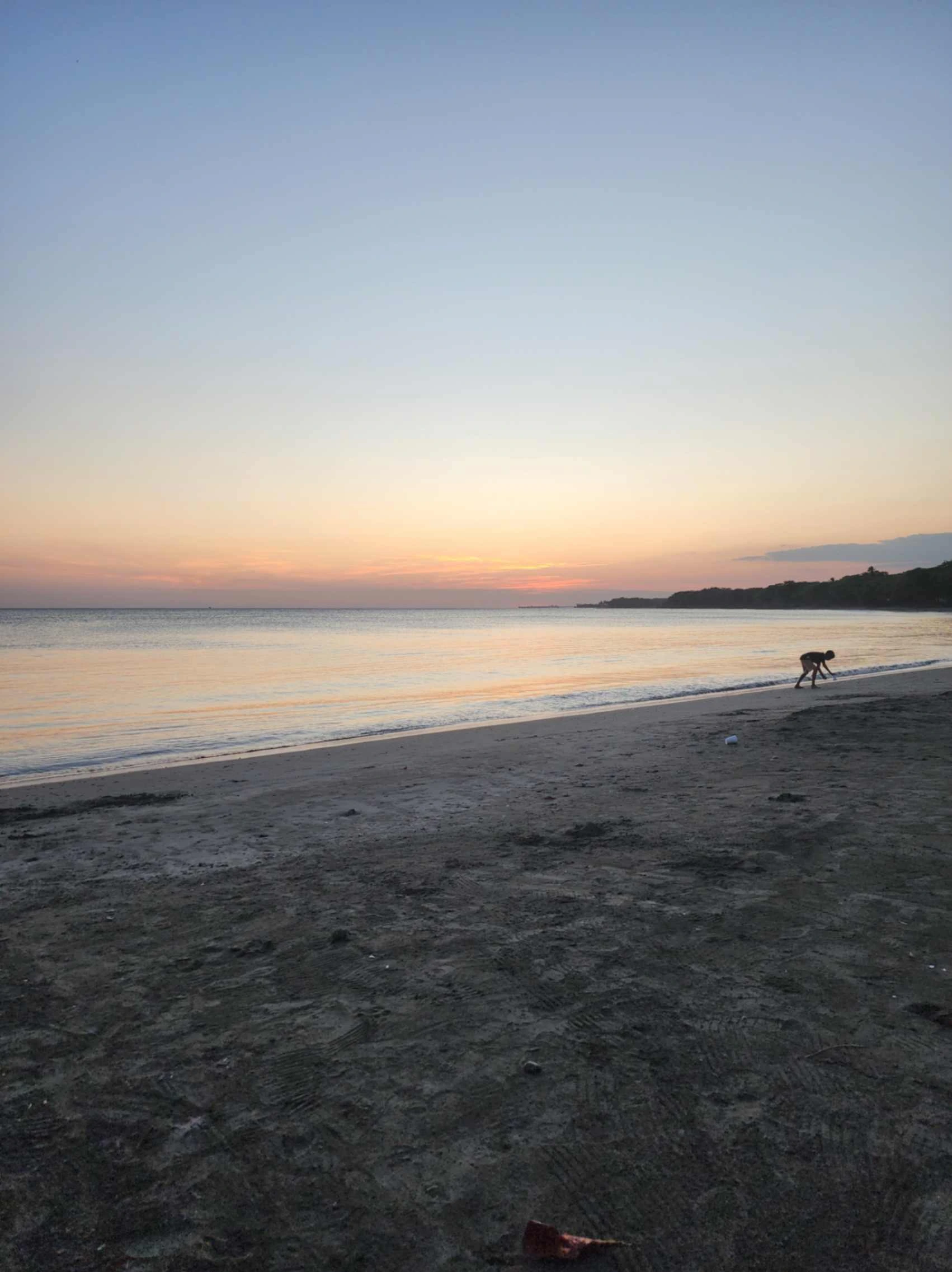 Atardecer frente al Caribe en Playa Palenque