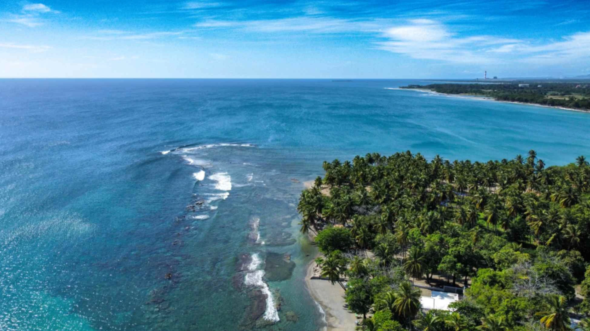 Vista aérea del litoral de Palenque, San Cristóbal
