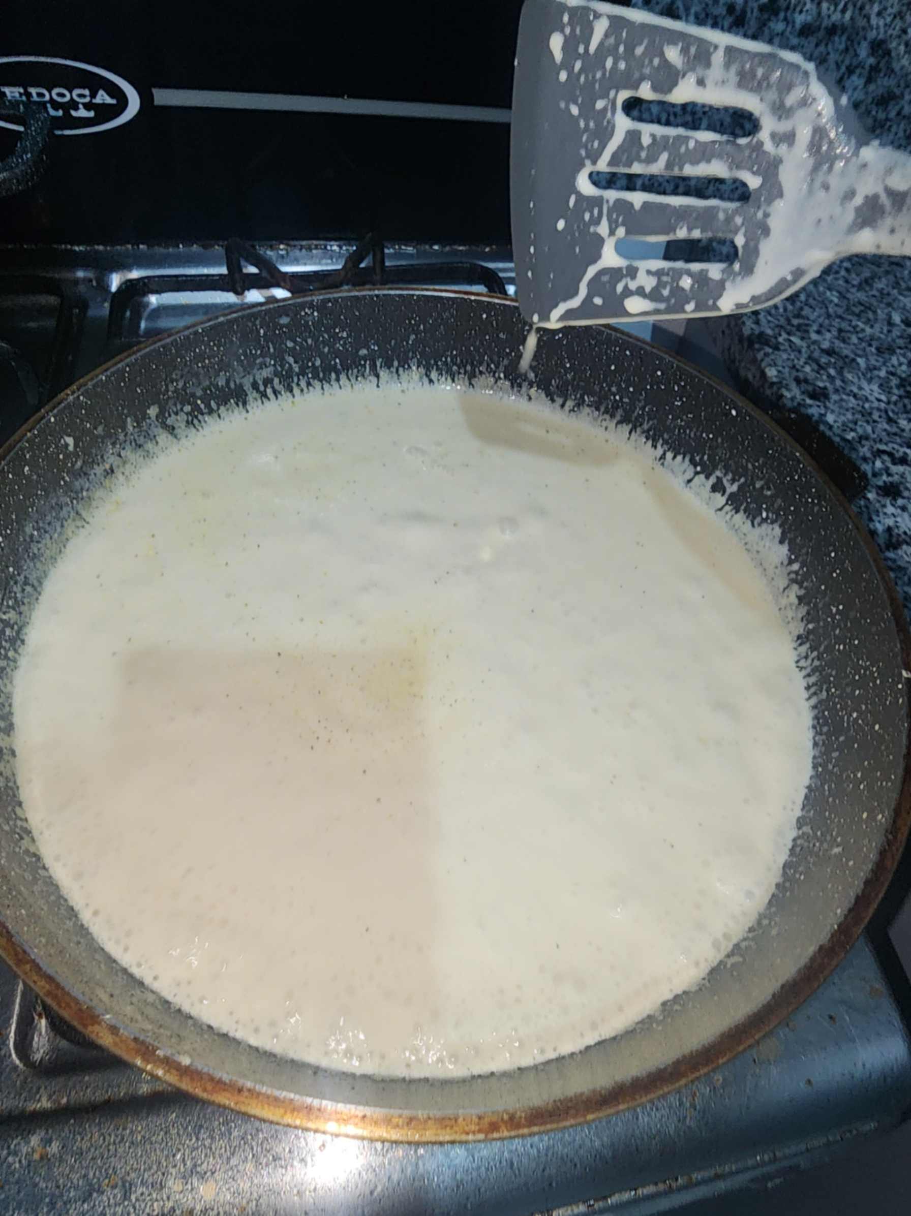 Salsa blanca cremosa con ajo